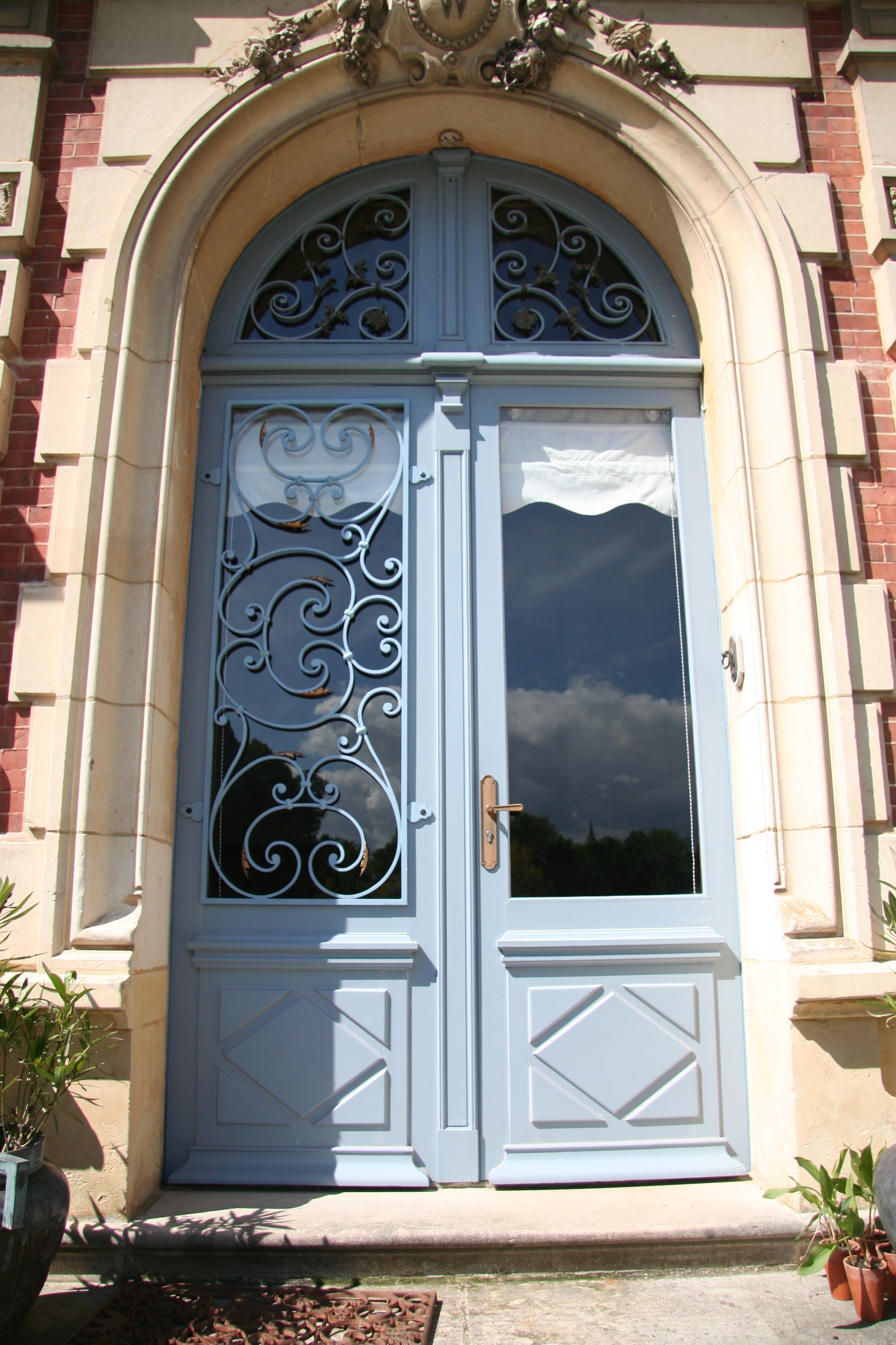 Fabrication ferronnerie sur mesure ferronnerie porte avant après