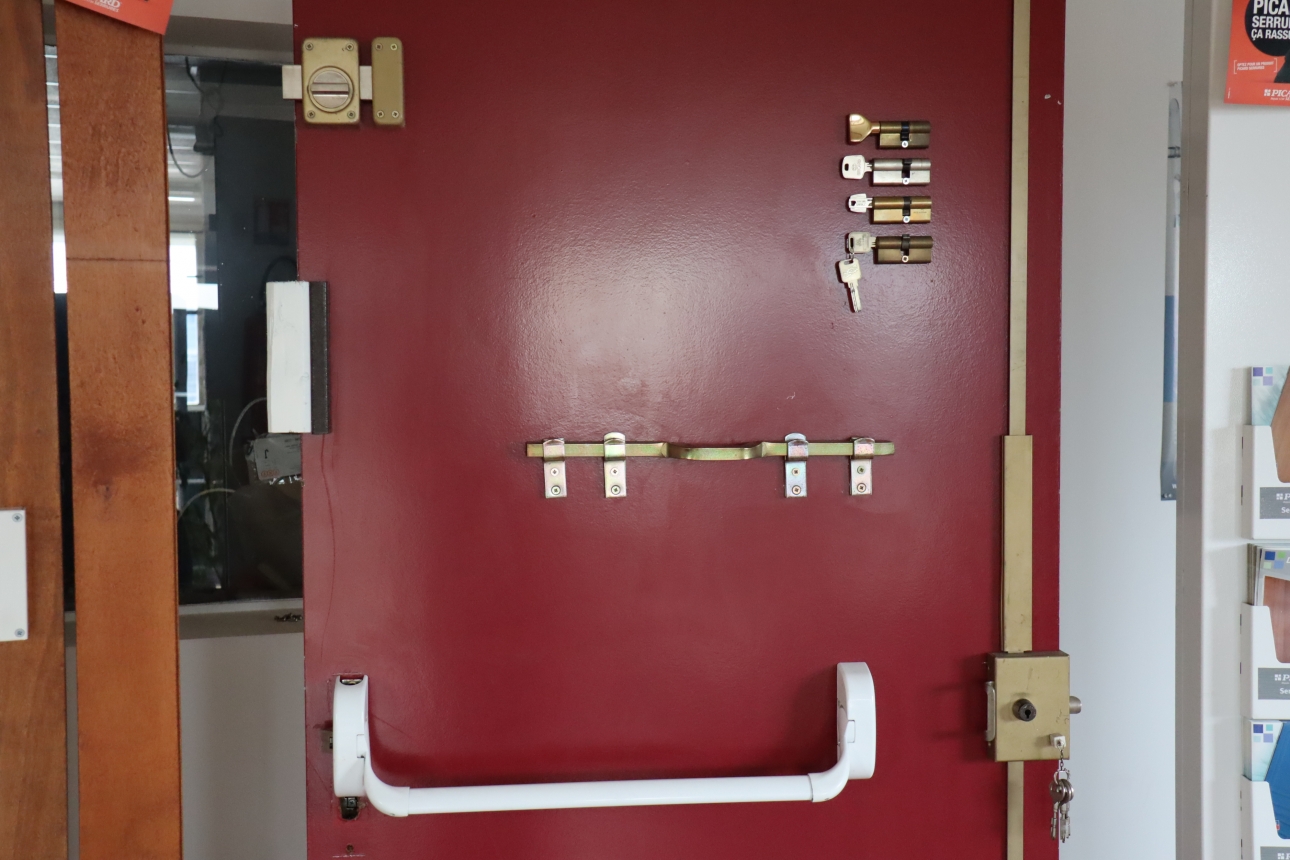 Serrurerie Voisin Lisieux serrure en exposition showroom