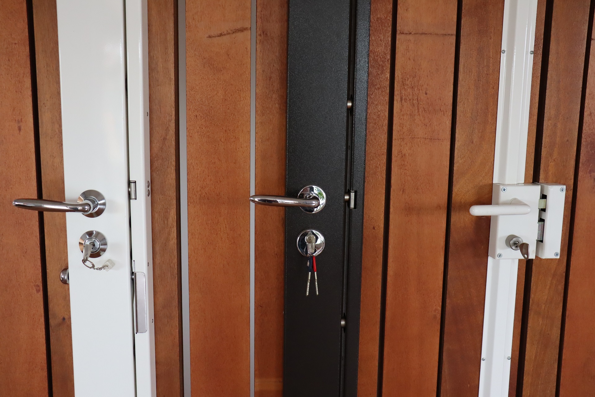 Serrurerie Voisin Lisieux showroom portes serrures
